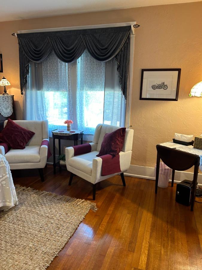  | Ms. Maggie's South Country Inn