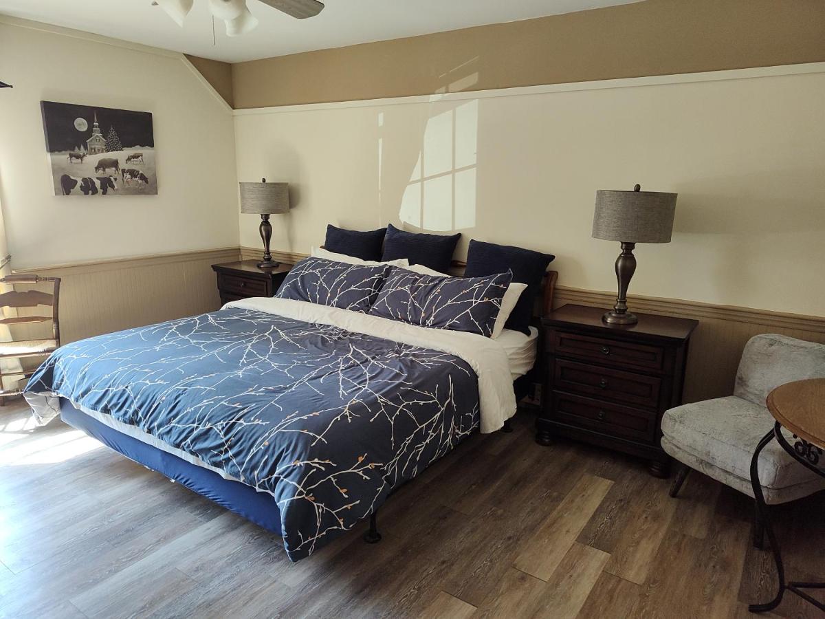  | Doveberry Inn