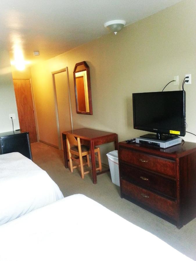 | Rawlins Western Lodge