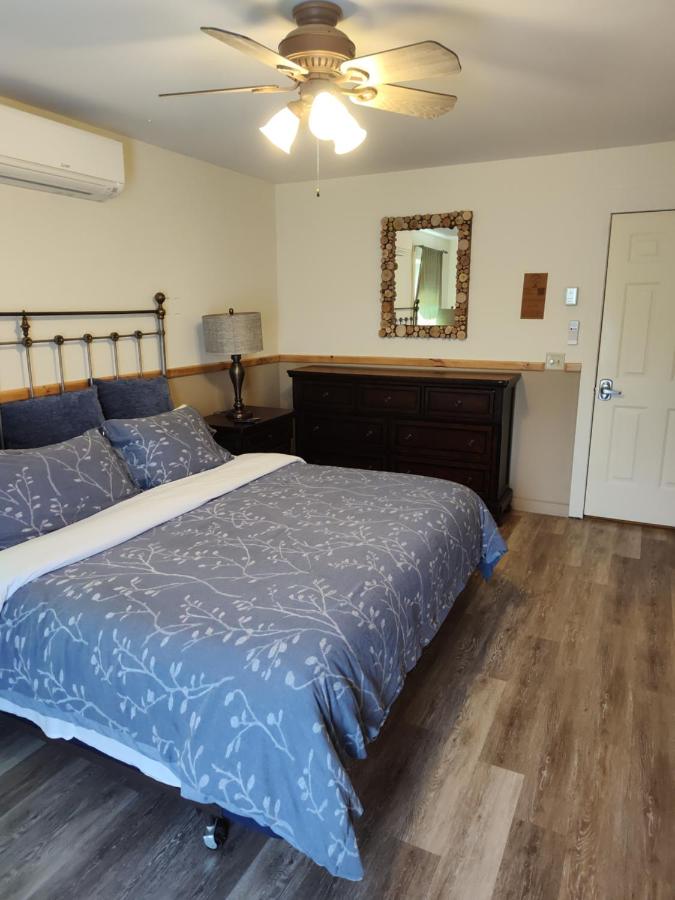  | Doveberry Inn