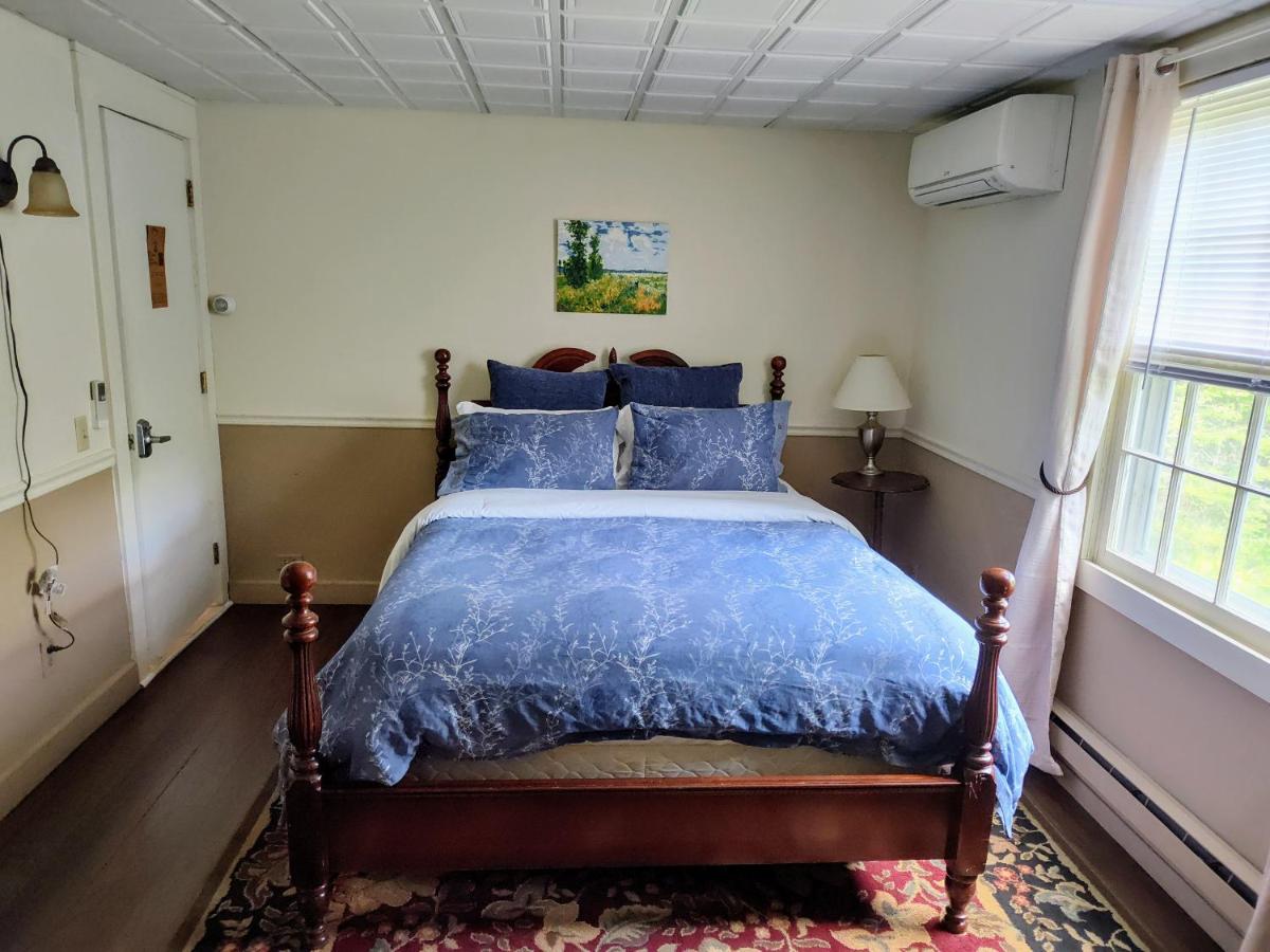  | Doveberry Inn