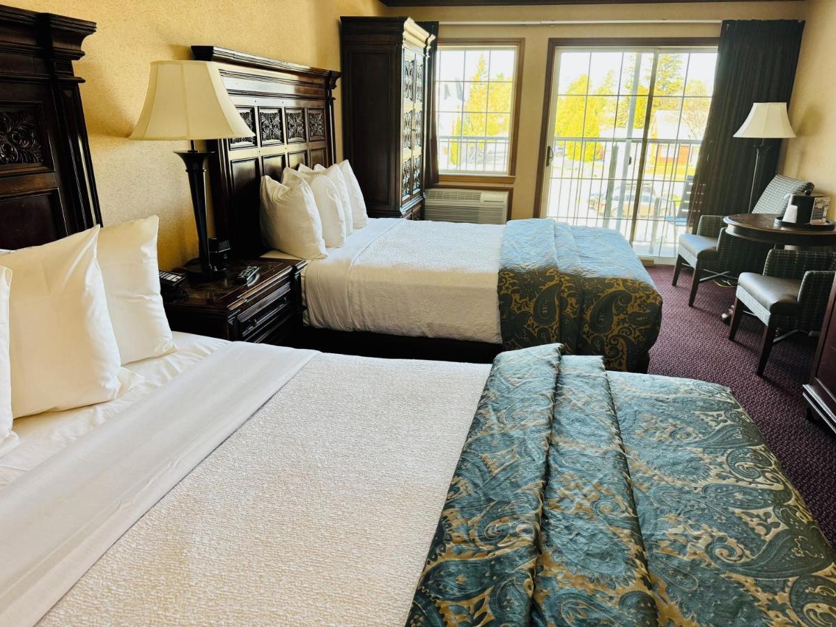 | Hamilton Inn Select Beachfront