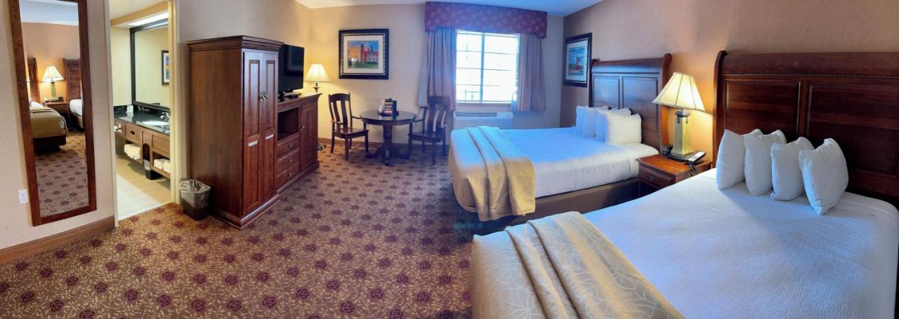 | Hamilton Inn Select Beachfront