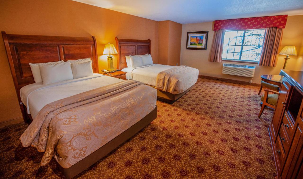 | Hamilton Inn Select Beachfront