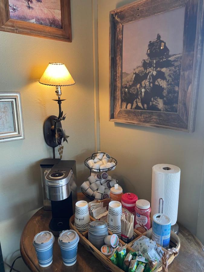 | Rawlins Western Lodge