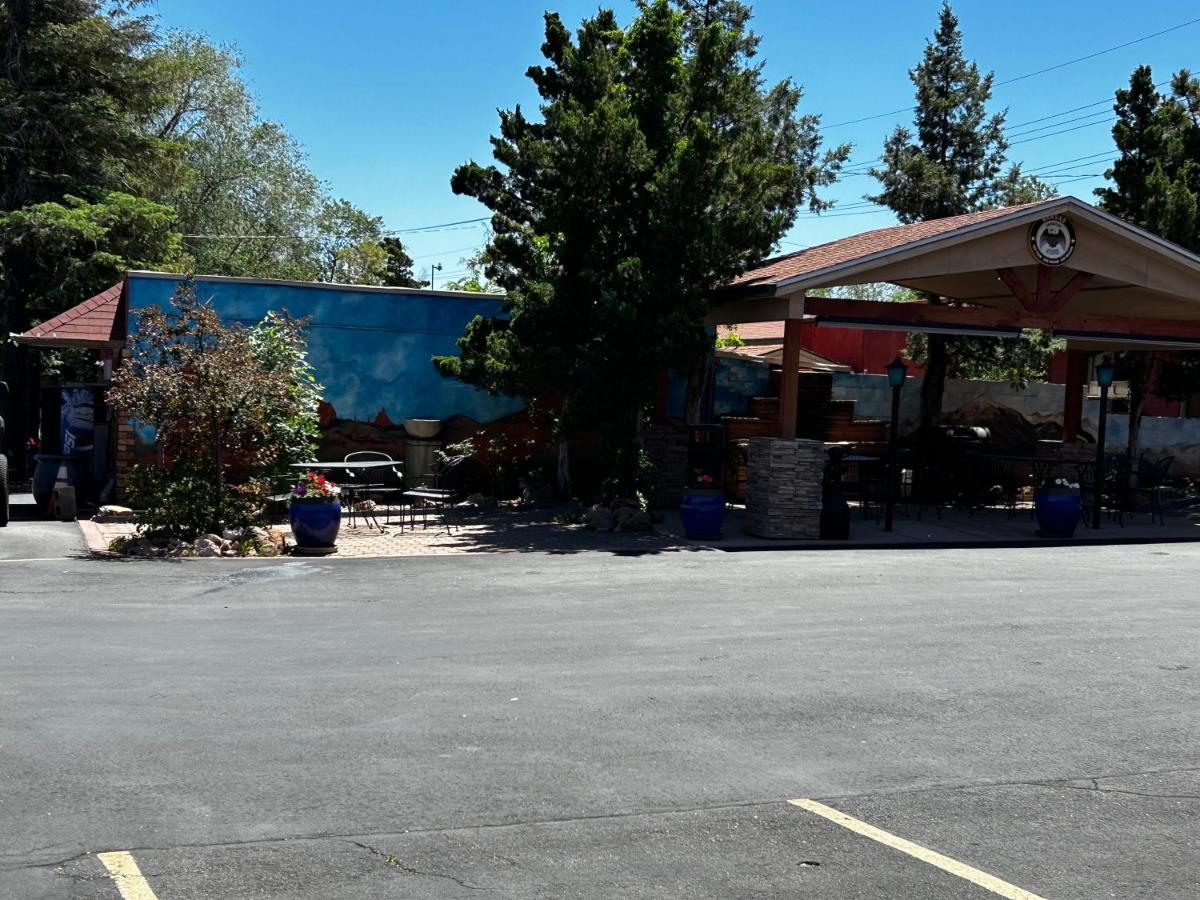  | Rainbow Lodge and Inn