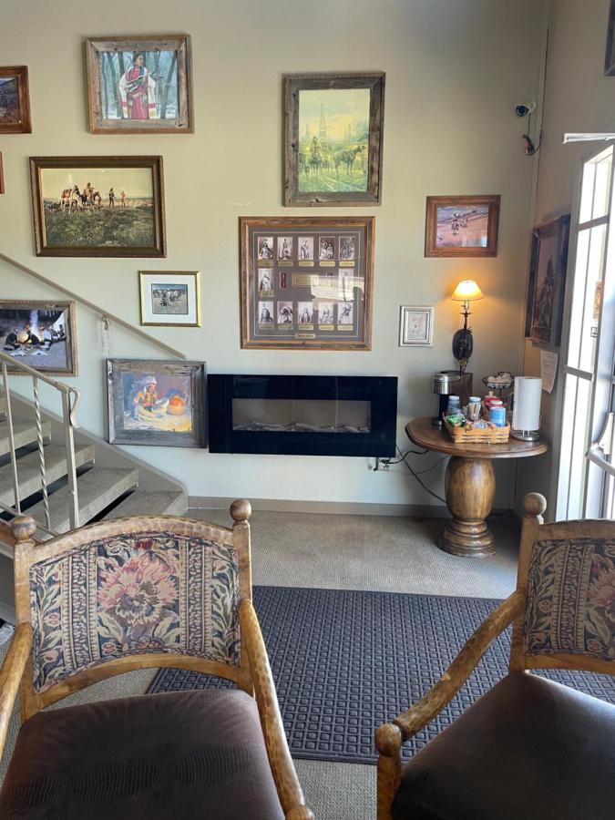  | Rawlins Western Lodge