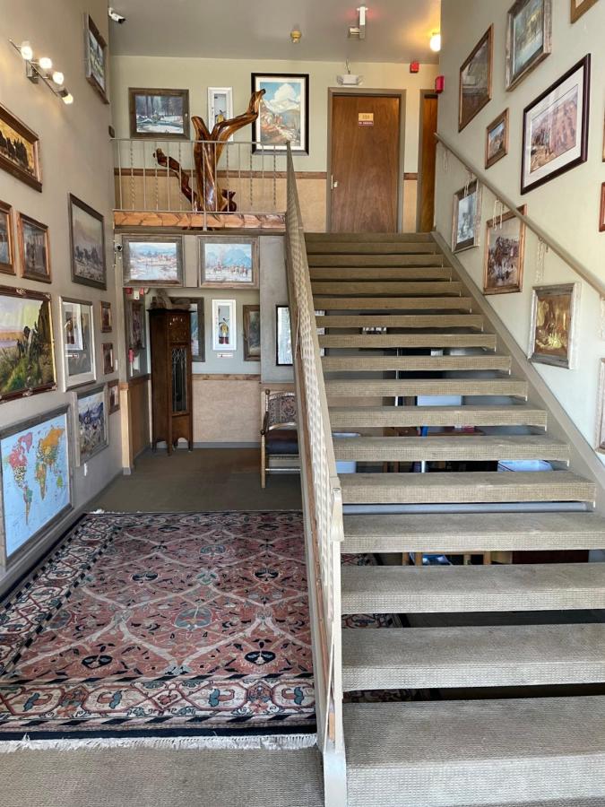 | Rawlins Western Lodge