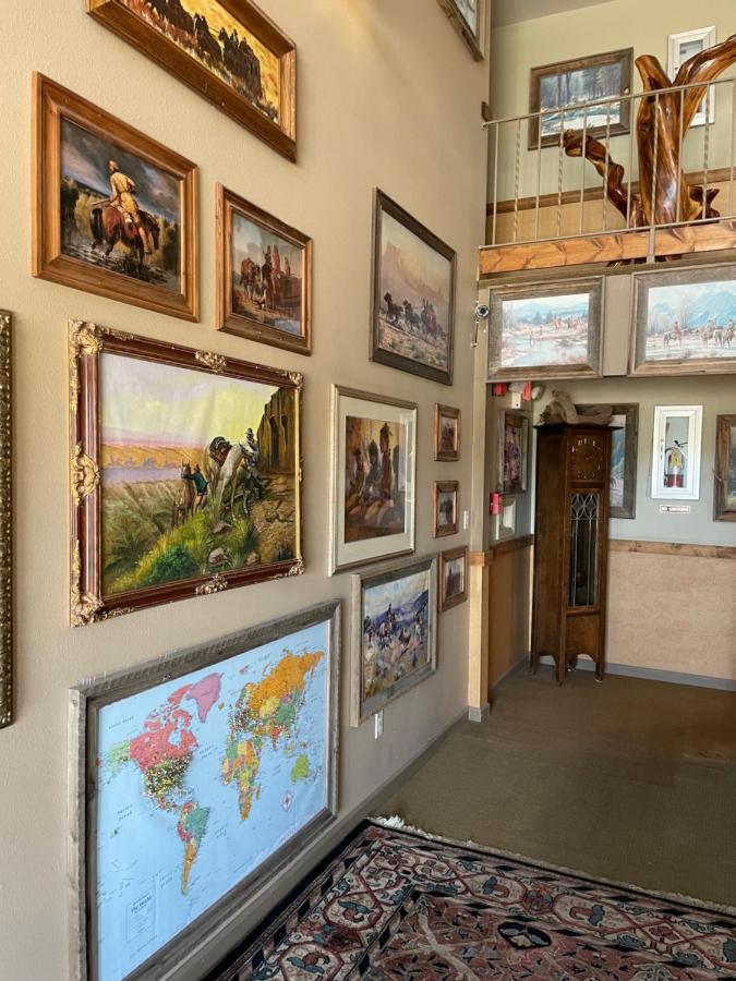 | Rawlins Western Lodge