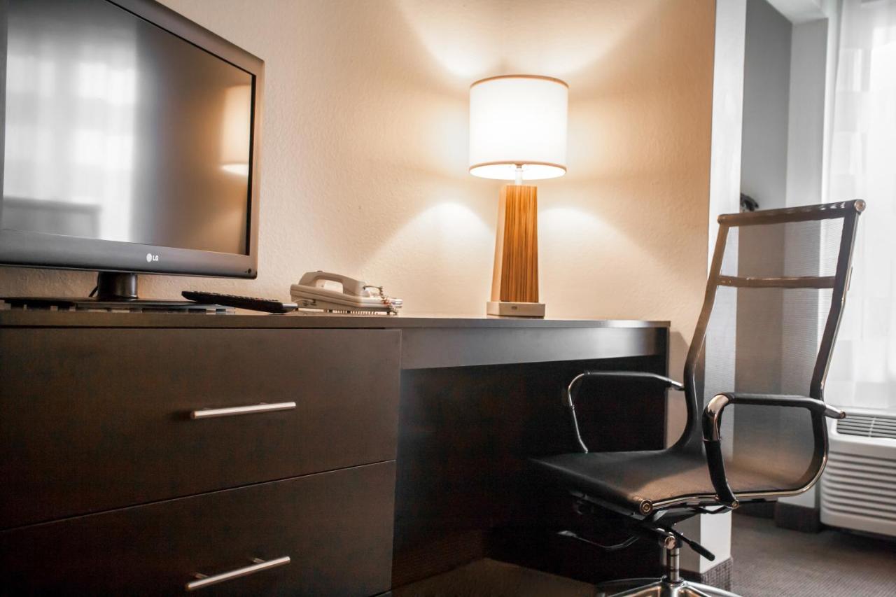 King Suite with Sofa Bed - Non-Smoking at Sleep Inn & Suites Metairie - New Orleans West