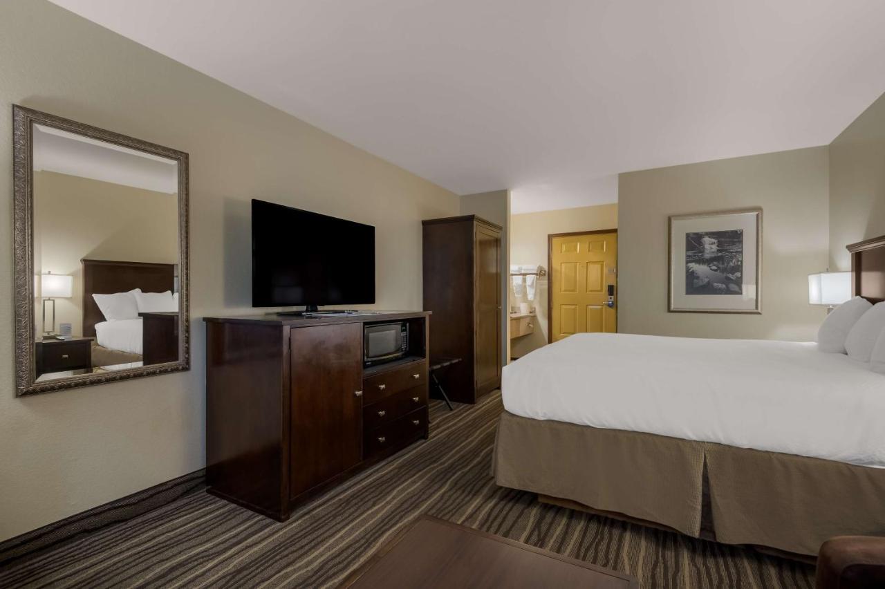 King Room at Best Western Cottage Grove Inn