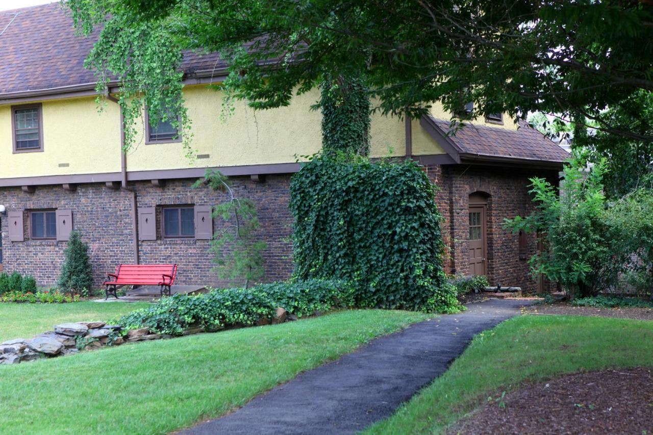 | Rutgers University Inn and Conference Center
