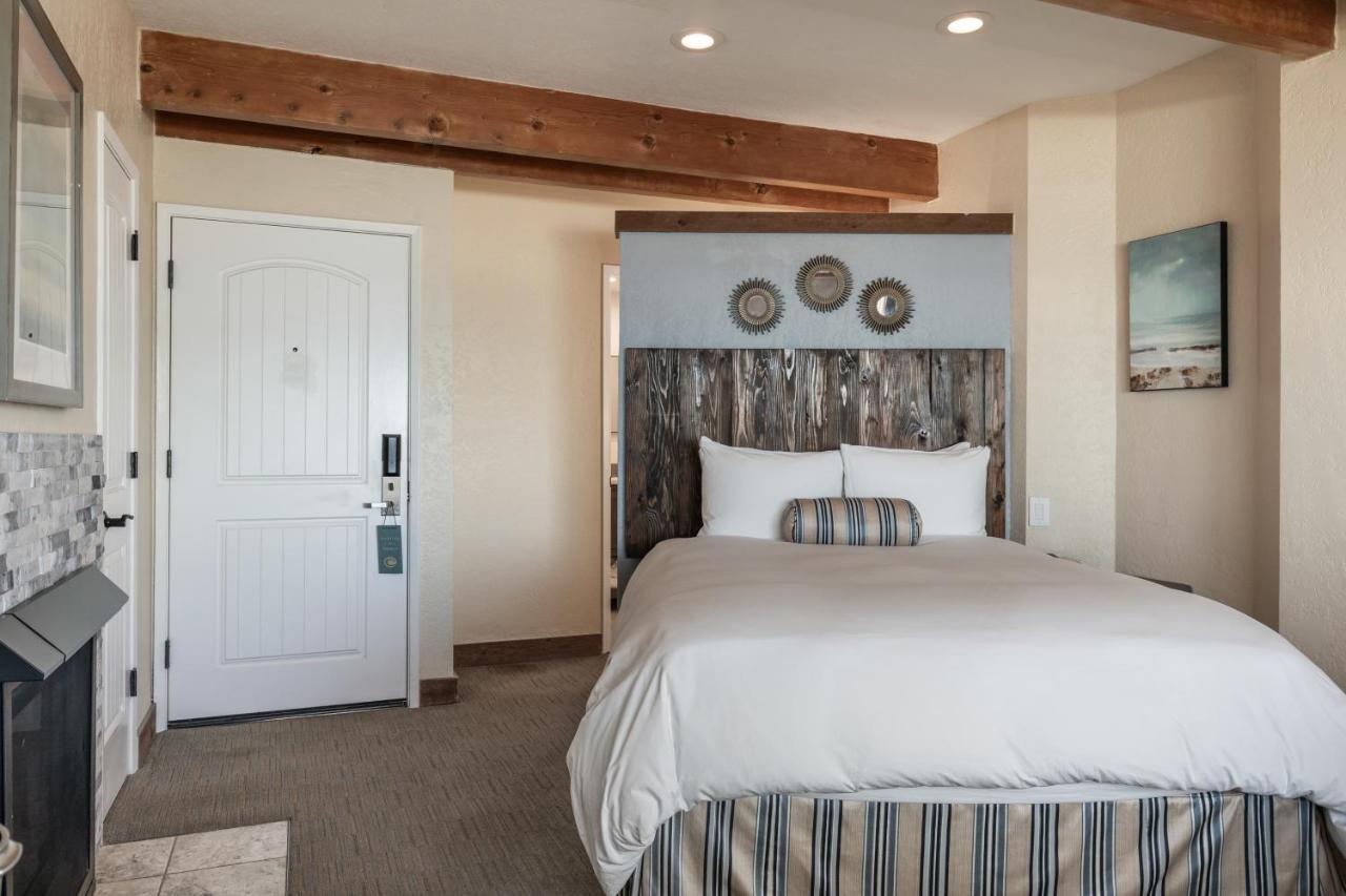 Queen Room at Cypress Inn On Miramar Beach