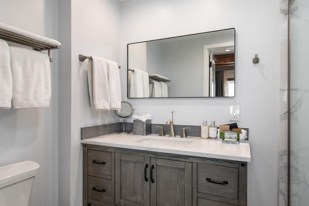 Deluxe Queen Room at Cypress Inn On Miramar Beach