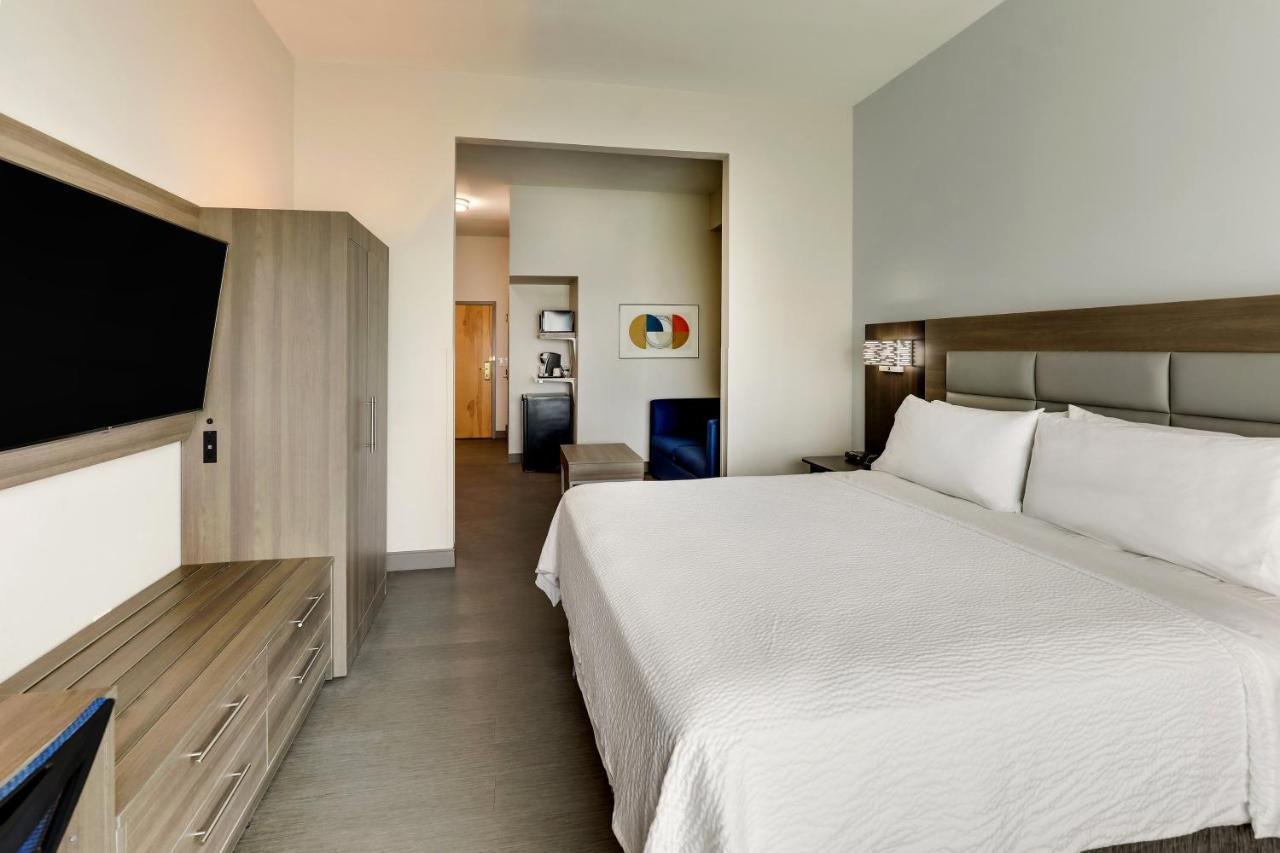  | Holiday Inn Express & Suites Richmond, an IHG Hotel