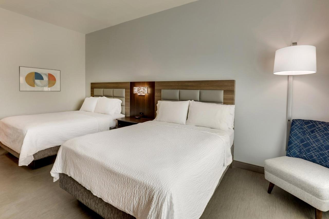 Double Queen Room - Hearing Accessible - Non-Smoking at Holiday Inn Express & Suites Richmond by IHG