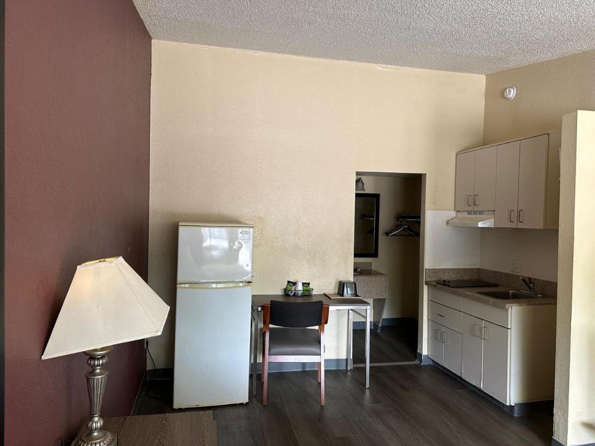 | AmeriVu Inn & Suites-Extended stay Aberdeen