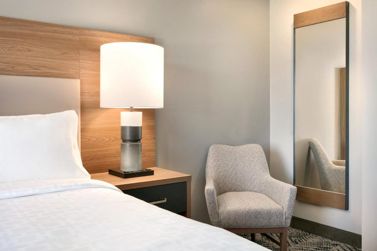  | Candlewood Suites Harrisburg