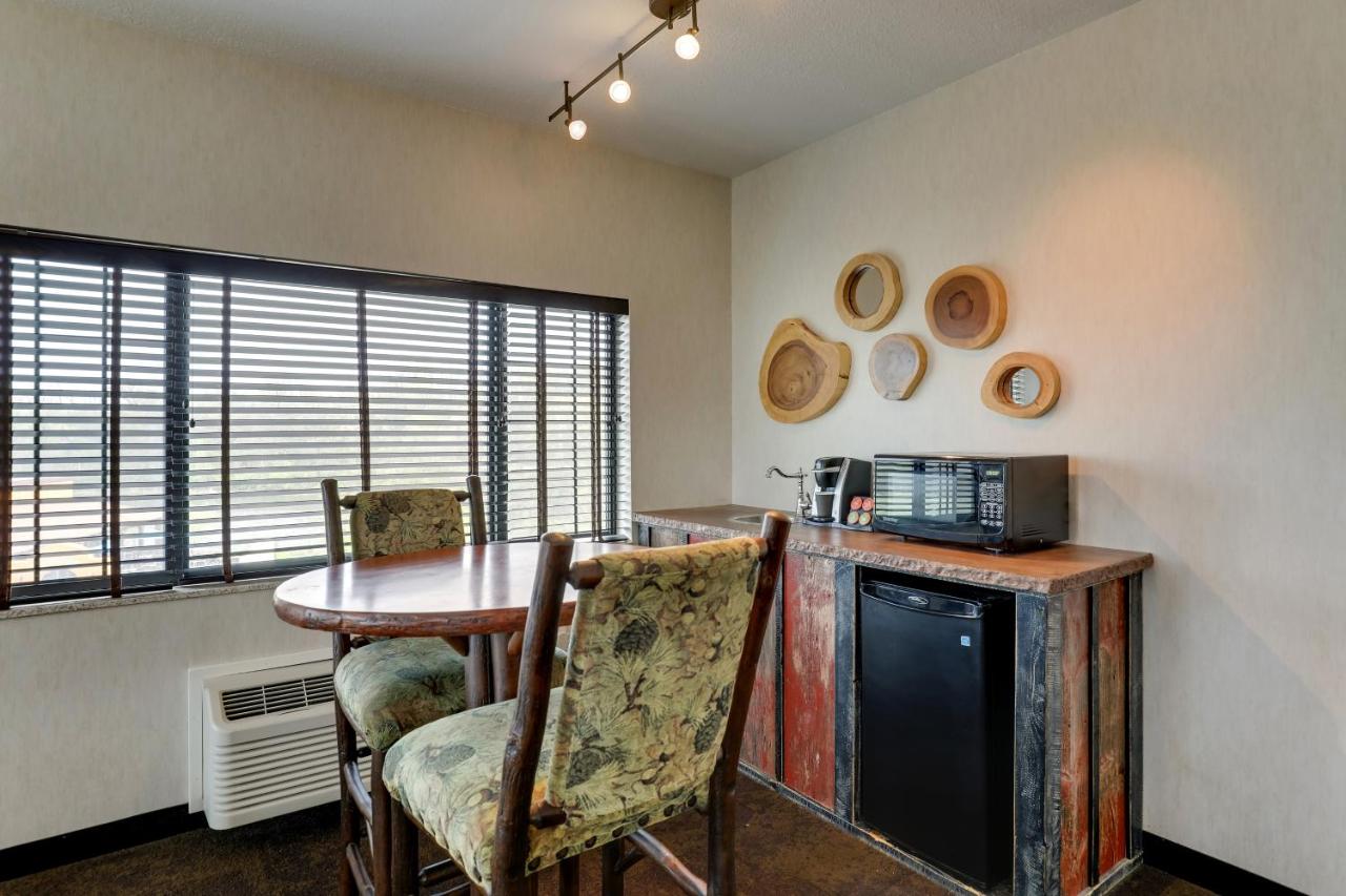 | Stoney Creek Hotel Kansas City - Independence