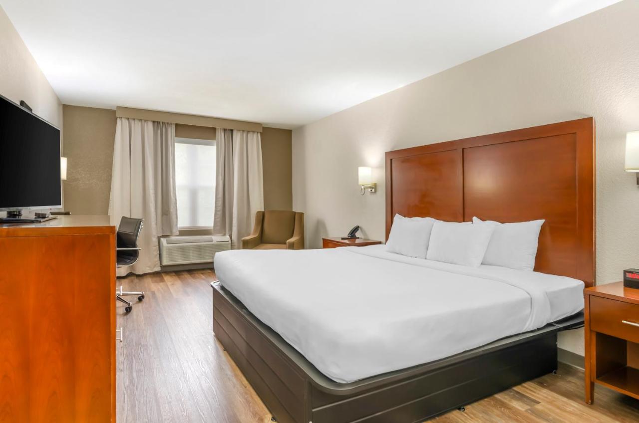 King Room - Accessible/Non-Smoking at Comfort Inn Wytheville - Fort Chiswell