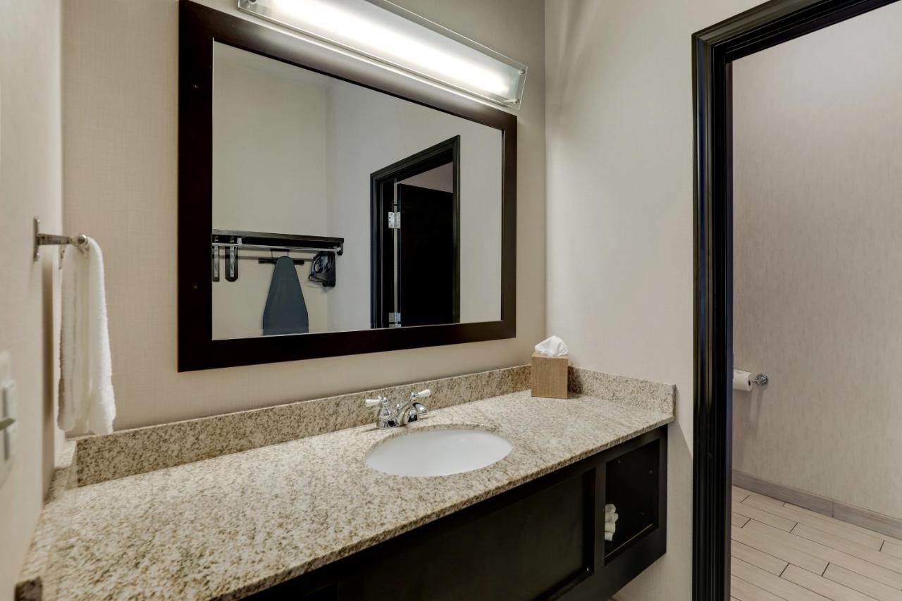 | Stoney Creek Hotel Kansas City - Independence