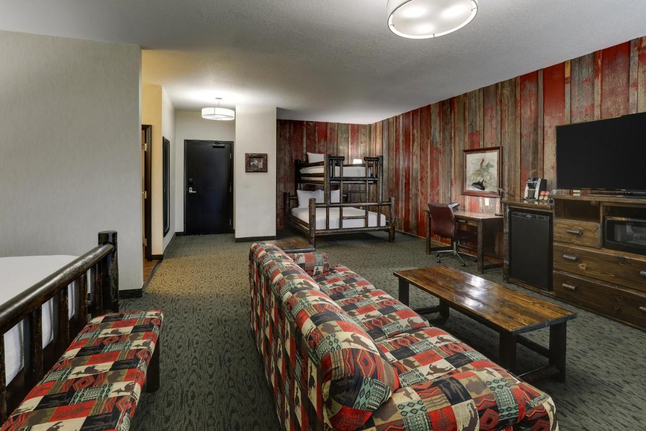 Family Suite at Stoney Creek Hotel Kansas City - Independence