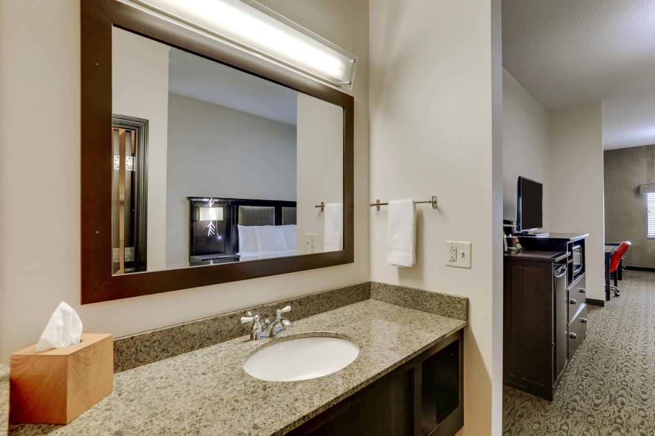 | Stoney Creek Hotel Kansas City - Independence