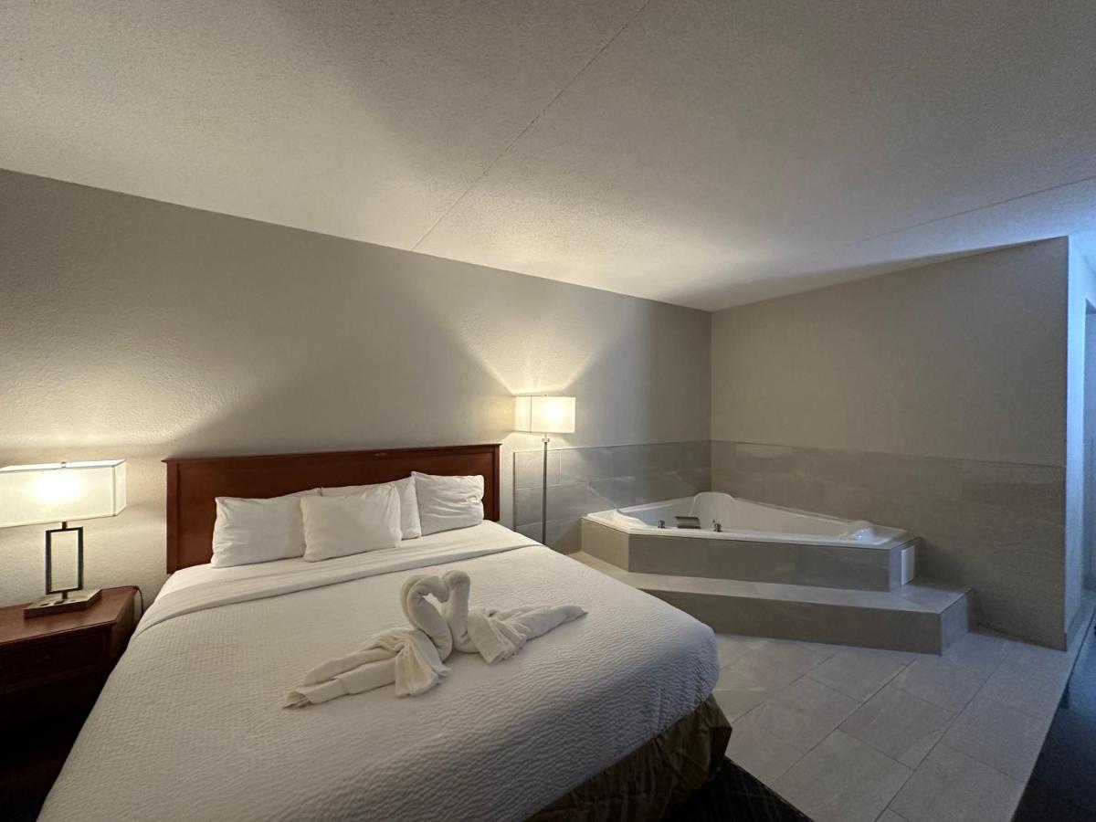 Premier King Suite - Non-Smoking at Baymont by Wyndham Indianapolis South