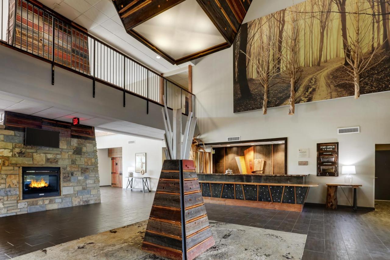 | Stoney Creek Hotel Kansas City - Independence
