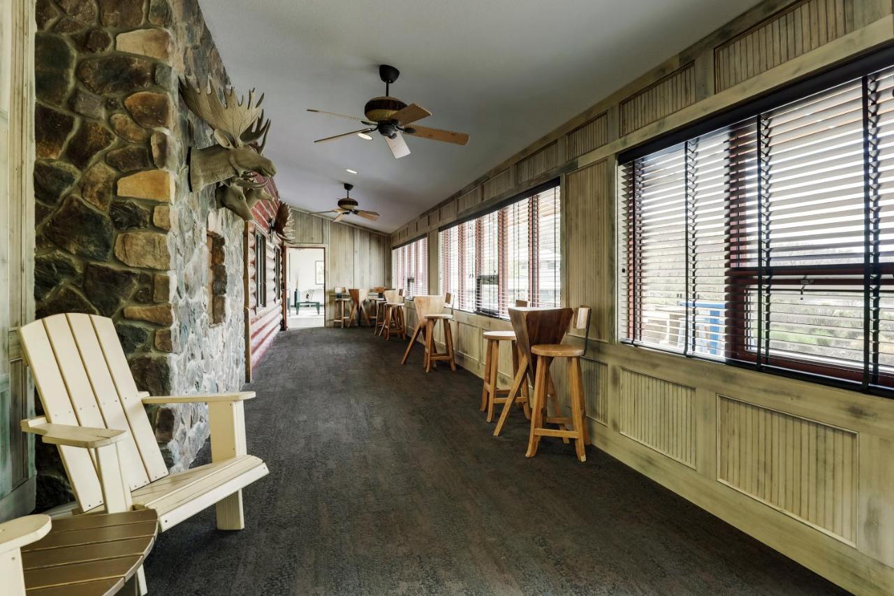 | Stoney Creek Hotel Kansas City - Independence