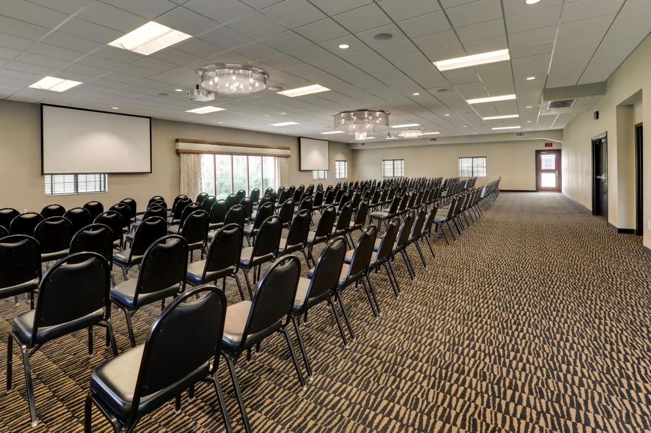 | Stoney Creek Hotel Kansas City - Independence