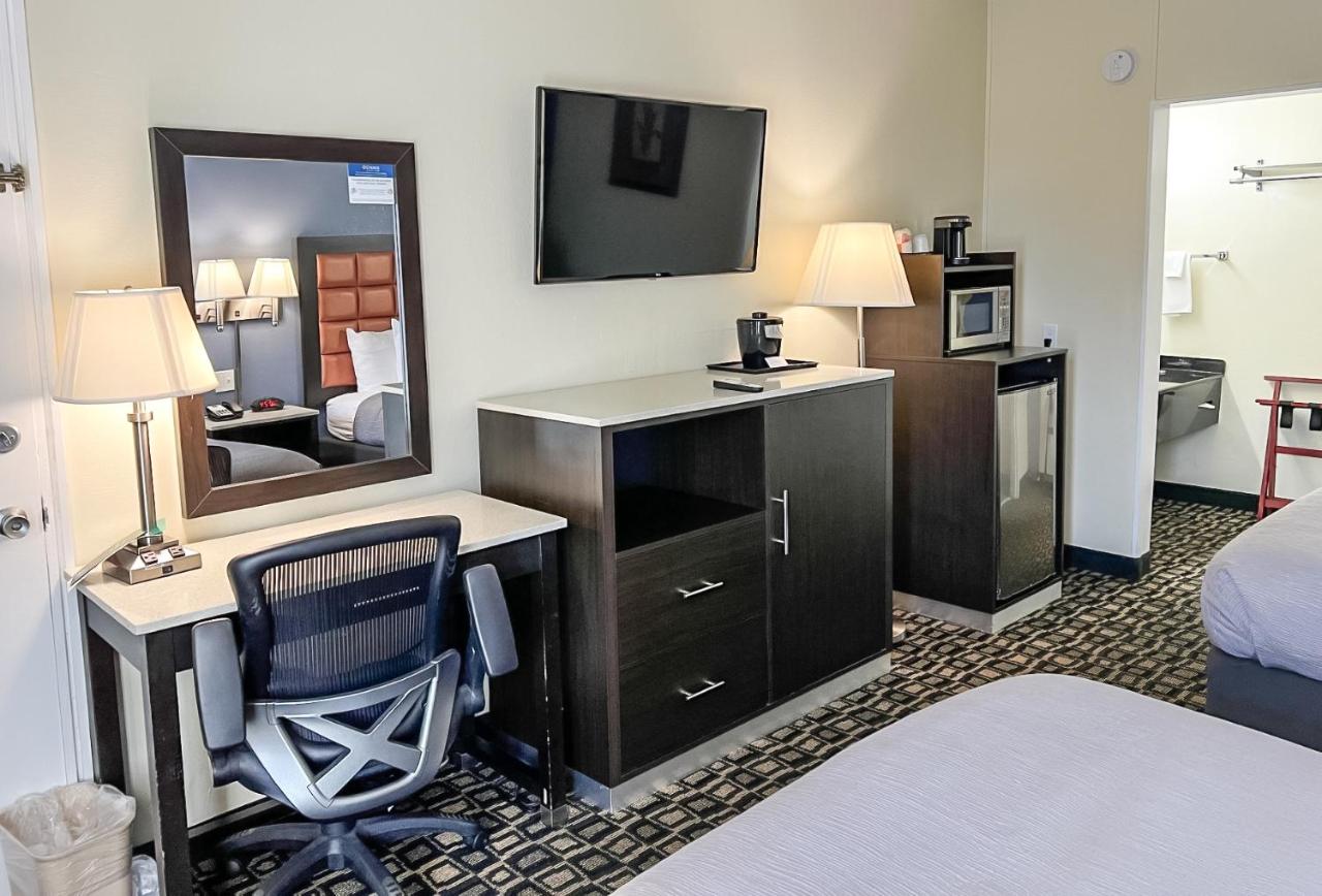 Double Room with Two Double Beds - Non-Smoking at Quality Inn Tampa Airport - Cruise Port