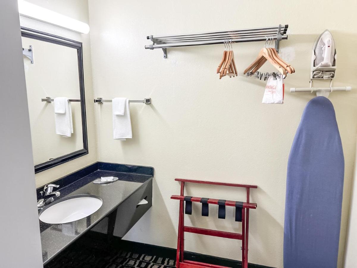 Double Room with Two Double Beds - Non-Smoking at Quality Inn Tampa Airport - Cruise Port