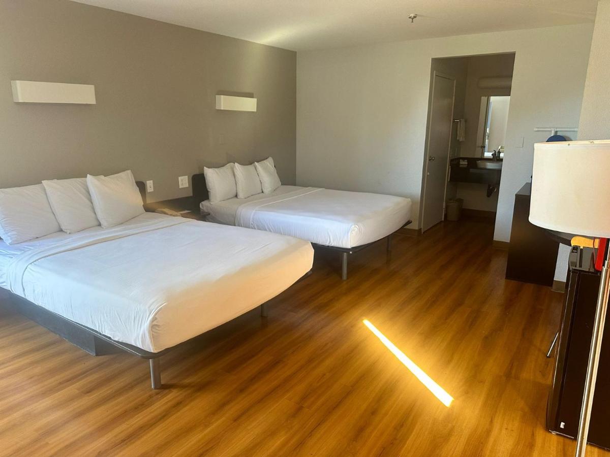 | Motel 6-Ventura, CA - South