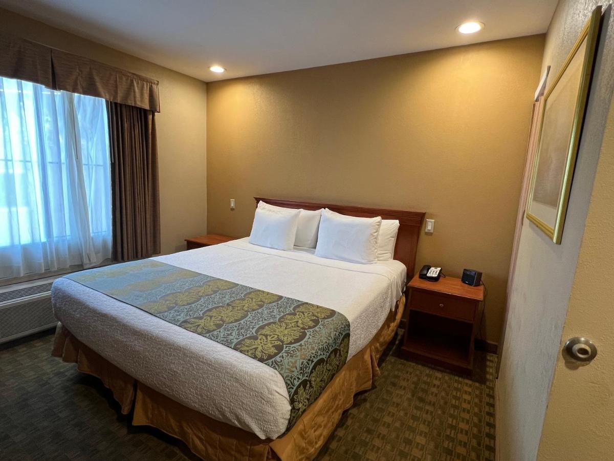 | Pleasant Hill Inn