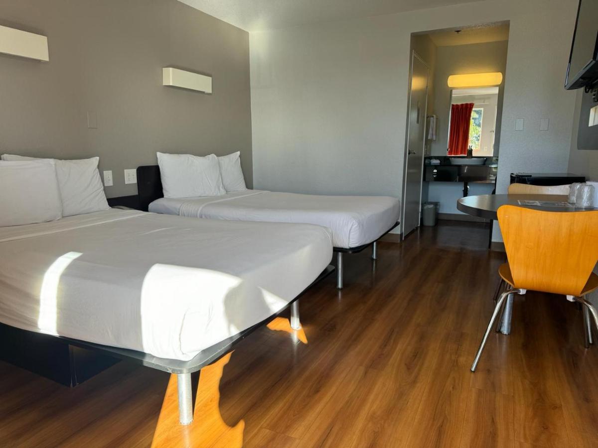 | Motel 6-Ventura, CA - South