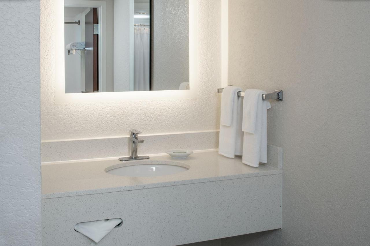 Queen Suite with Sofa Bed at SpringHill Suites by Marriott Convention Center/I-drive