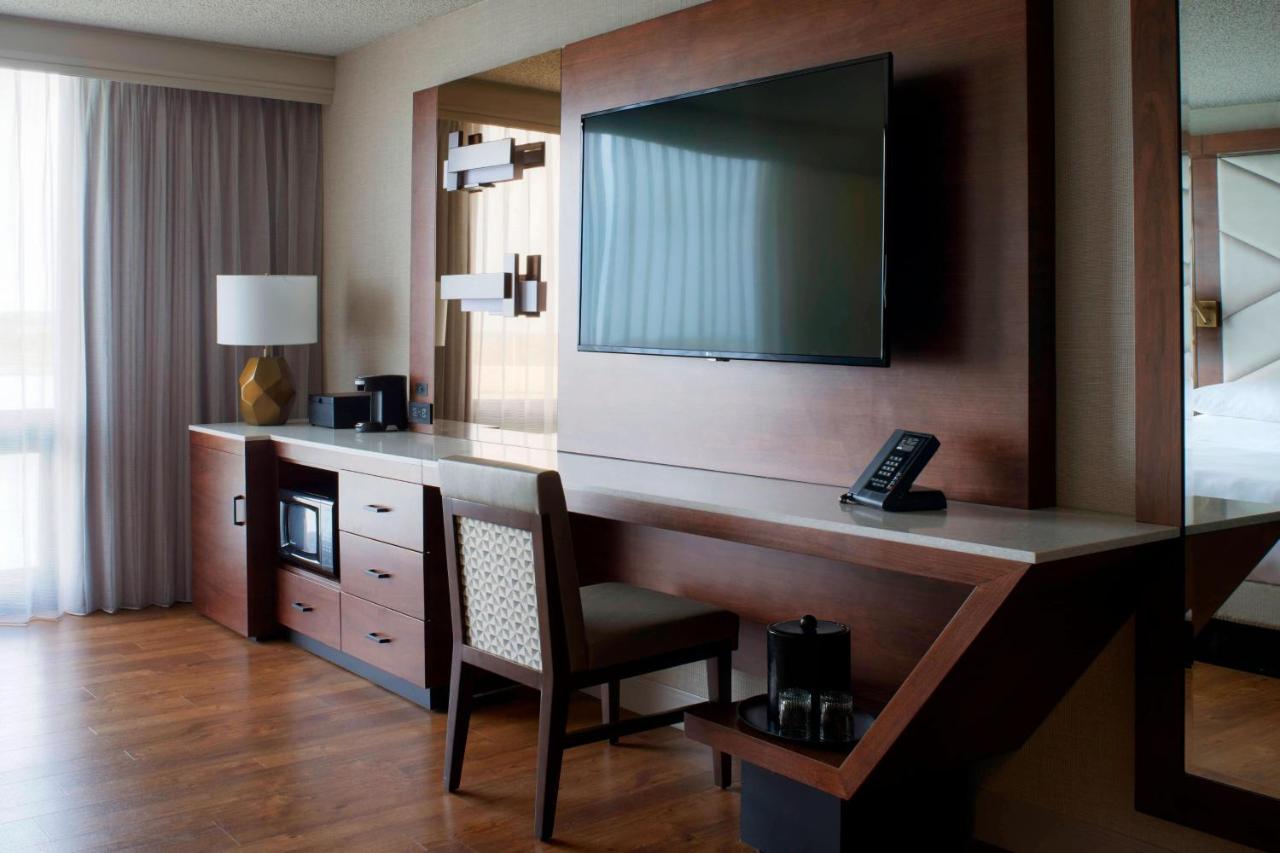Guest Room with Two Queen Beds at Kansas City Airport Marriott