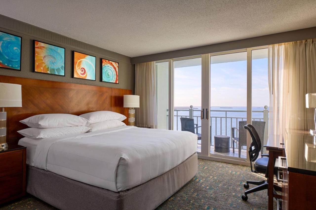 One Bedroom King Suite with Sofa Bed, Waterfront, Sanibel Tower at Marriott Sanibel Harbour Resort & Spa