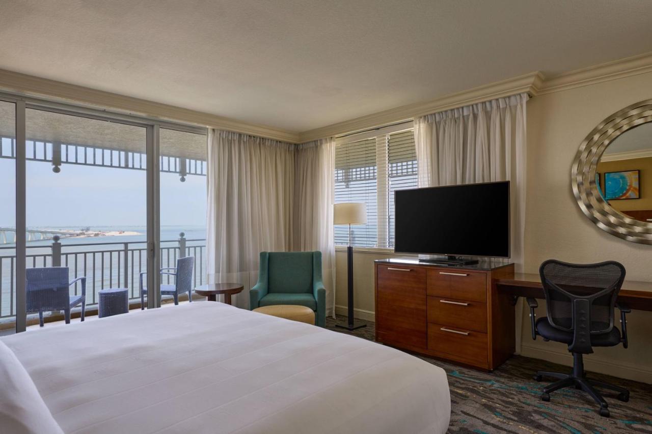 One Bedroom King Suite with Sofa Bed, Water View, Captiva Tower at Marriott Sanibel Harbour Resort & Spa