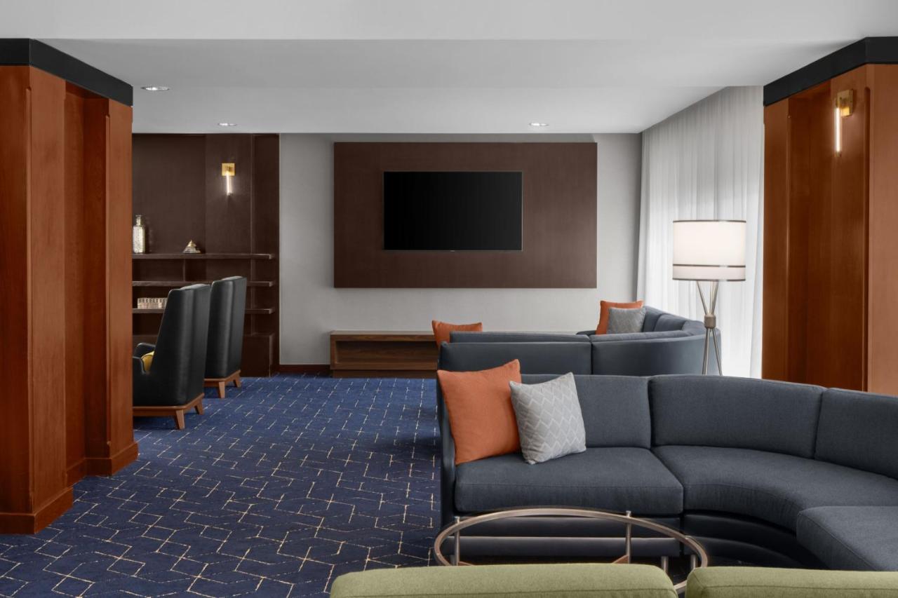 | Courtyard by Marriott San Diego Central