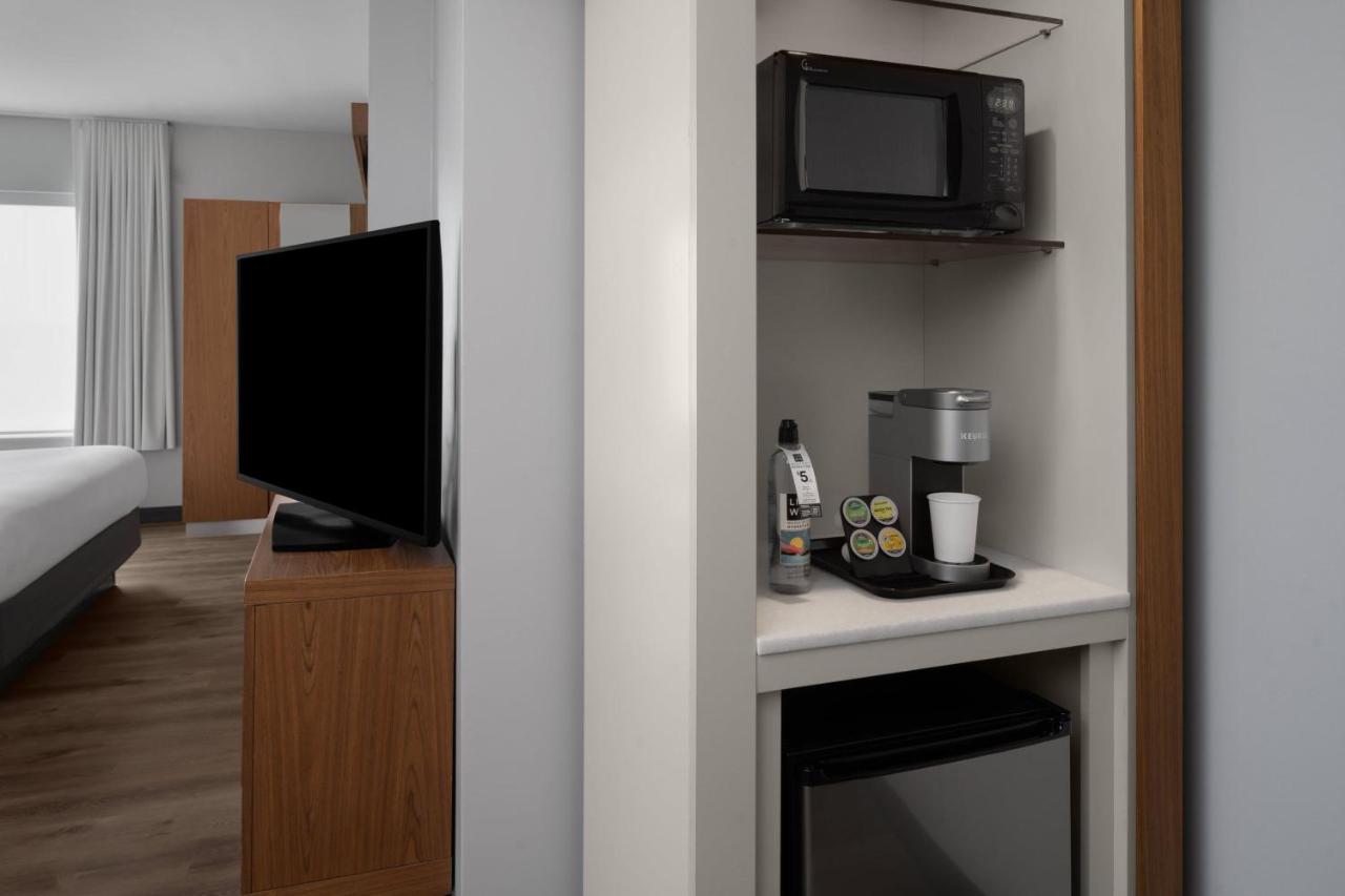 Deluxe King Studio with Sofa Bed at SpringHill Suites by Marriott Houston Intercontinental Arprt