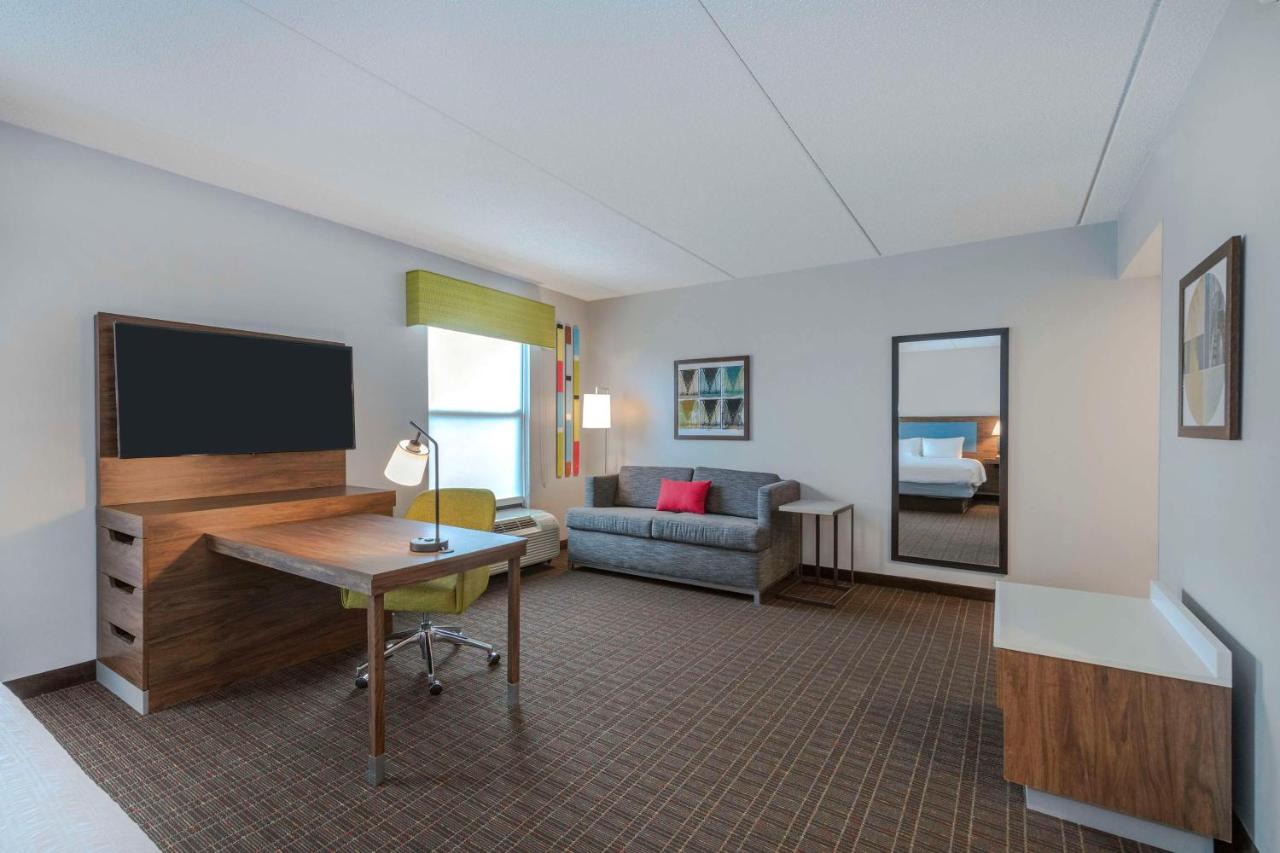 King Studio with Sofa Bed - Non-Smoking at Hampton Inn & Suites Burlington, NC