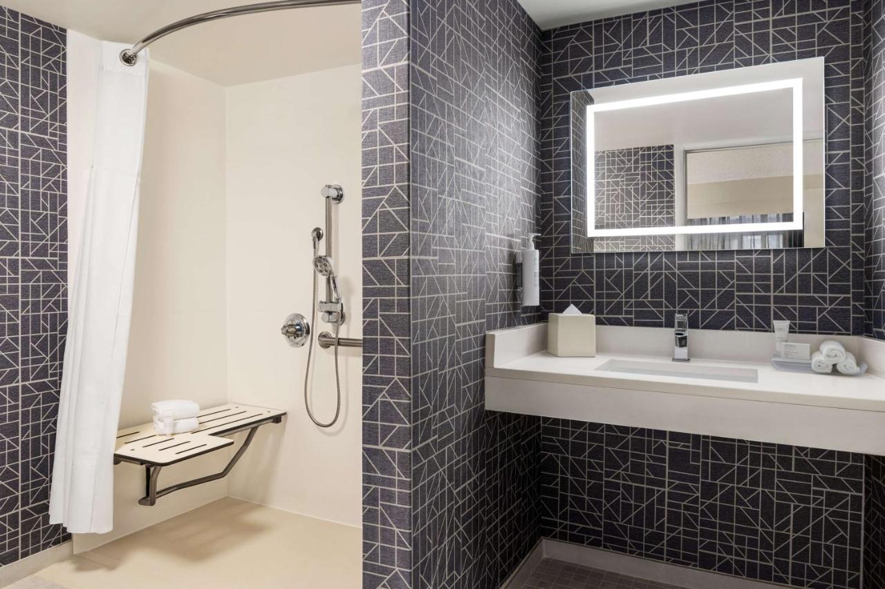 | Homewood Suites by Hilton Washington, D.C. Downtown