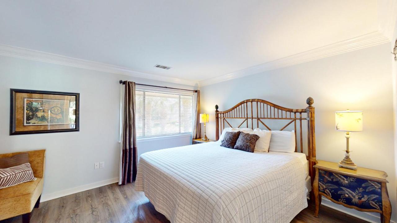 | 946 Inverness Village
