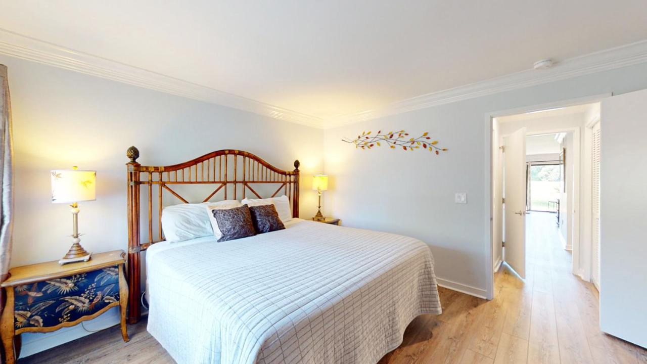 | 946 Inverness Village