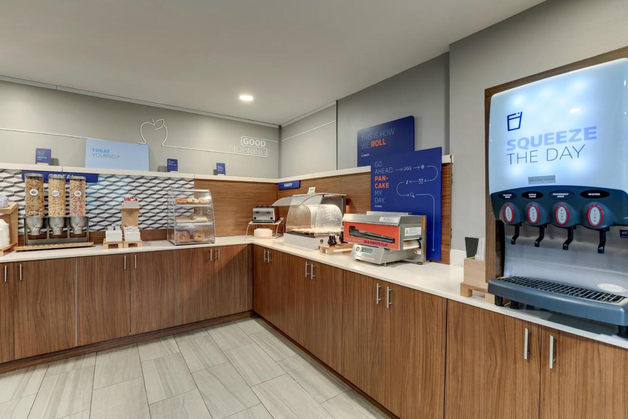  | Holiday Inn Express & Suites Richmond, an IHG Hotel