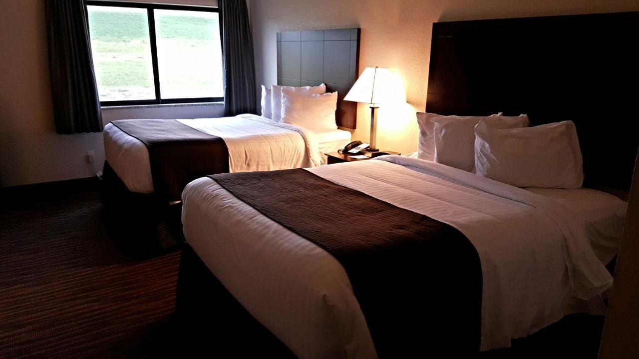 Family Suite at Cobblestone Inn & Suites - Denison - Oak Ridge