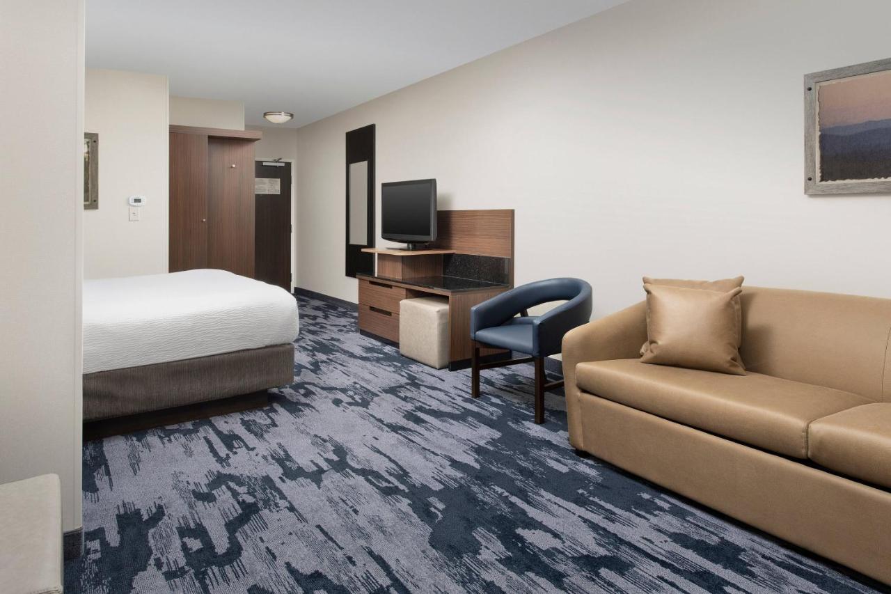 | Fairfield Inn & Suites Baltimore BWI Airport