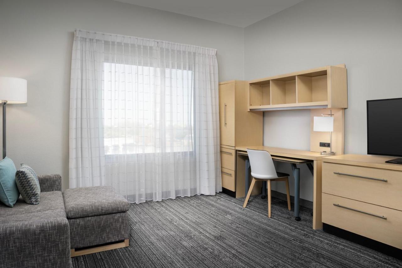 One-Bedroom Queen Suite at TownePlace Suites Dallas DeSoto
